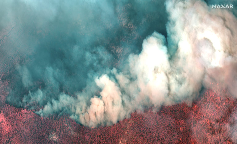 Satellite Imagery Of The Destructive Caldor Fire Near South Lake Tahoe Captured By Maxar