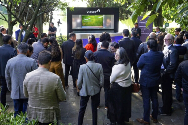 Viasat demos 1st satellite SMS messages on Android smartphone in Mexico