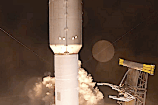 Starlink's smallsat Group 6-87 breaks a record as it launches late on Monday from the Cape